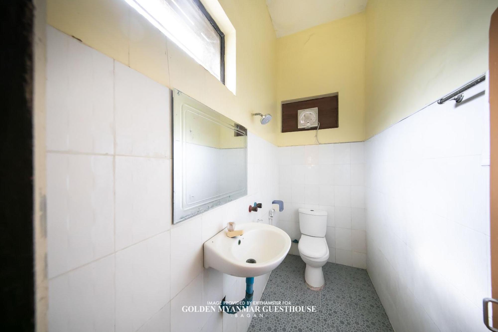 Golden Myanmar Guest House Nyaung-U Экстерьер фото
