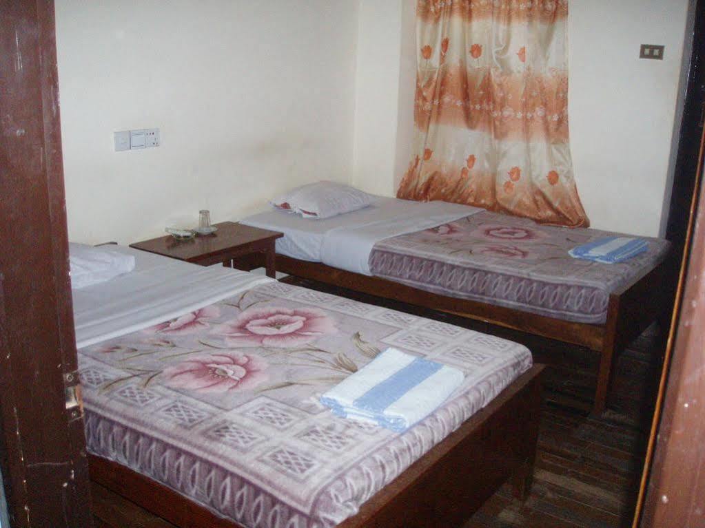 Golden Myanmar Guest House Nyaung-U Экстерьер фото